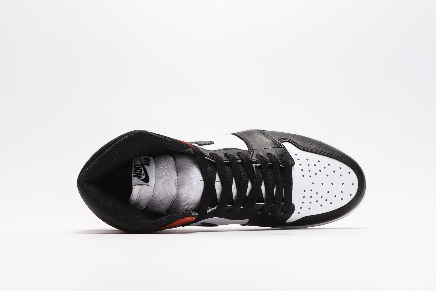 Air Jordan 1 Retro Black Toe（2013）