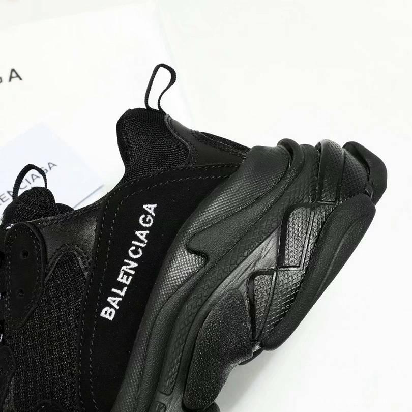 Men/Women Balenciaga Triple S Black Sneaker Item 6380340
