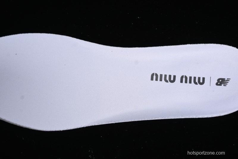 Miu Miu x New Balance 530 Low-Top Retro Running Sneakers with Deconstructed Design - 38165