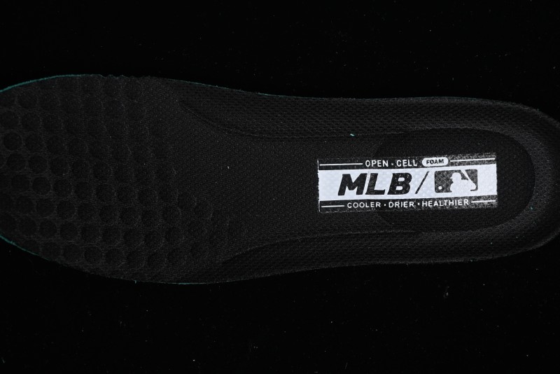 New York Yankees MLB Chunky Runner Lace Lightweight Casual Sneakers - 3ASHCRR3N50BKS