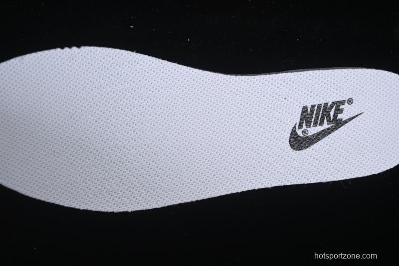 Nike SB Dunk Low Casual Skate Shoes in Blackberry Pink - CW1590-100