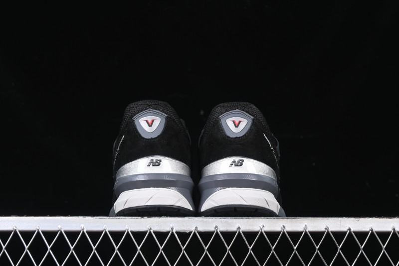New Balance 990 Series Premium Made in USA Retro Running Shoes - M990BK5