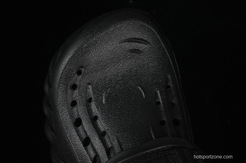 Crocs Classic Clog Slip-On Beach Sandals with Ventilation Holes - B.D4