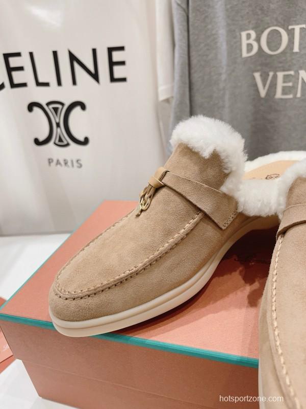2024 Slippers LP Beige Suede Shearling MJ00310