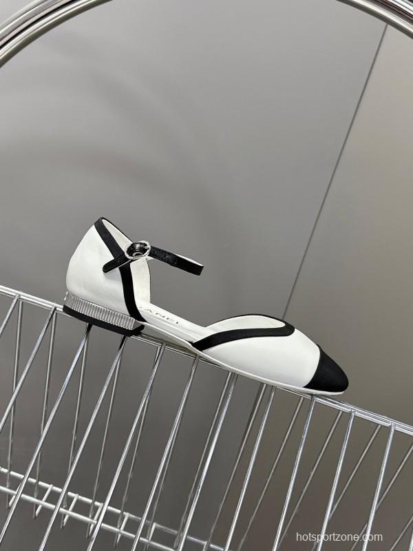2025 Women Chanel White Black Leather Sandals