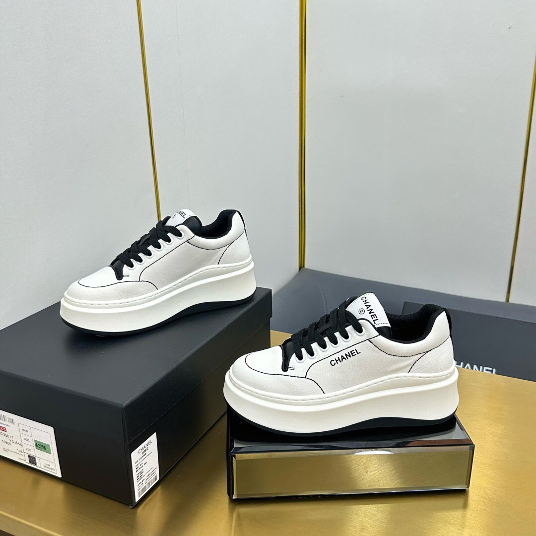 2025 Unisex Chanel White Black Silk Leather Sneakers Embroidery