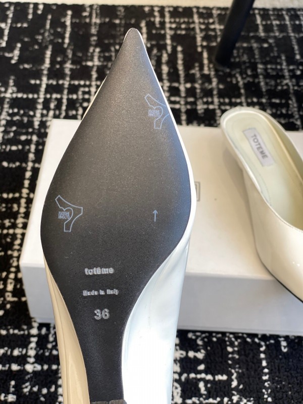 2025 Women Toteme White Patent Leather Mule Shoes