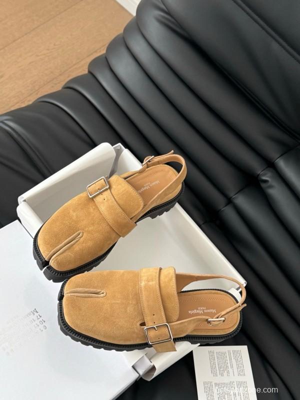 2025 Women MM6 Tan Suede Slingback Split-toe Shoes KFY00310