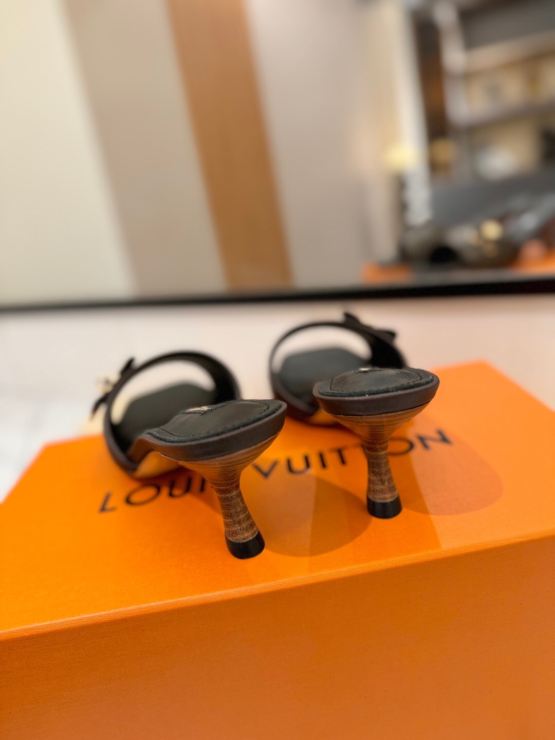 2025 Women Louis Vuitton Brown Leather Sandals KFY00310