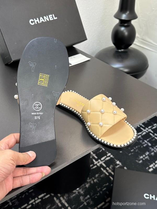 2025 Slippers Chanel Beige Lambskin Pearl