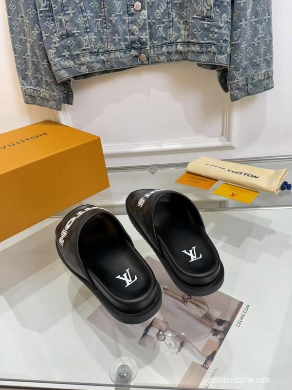 2025 Slippers Louis Vuitton Black Leather Slippers LY
