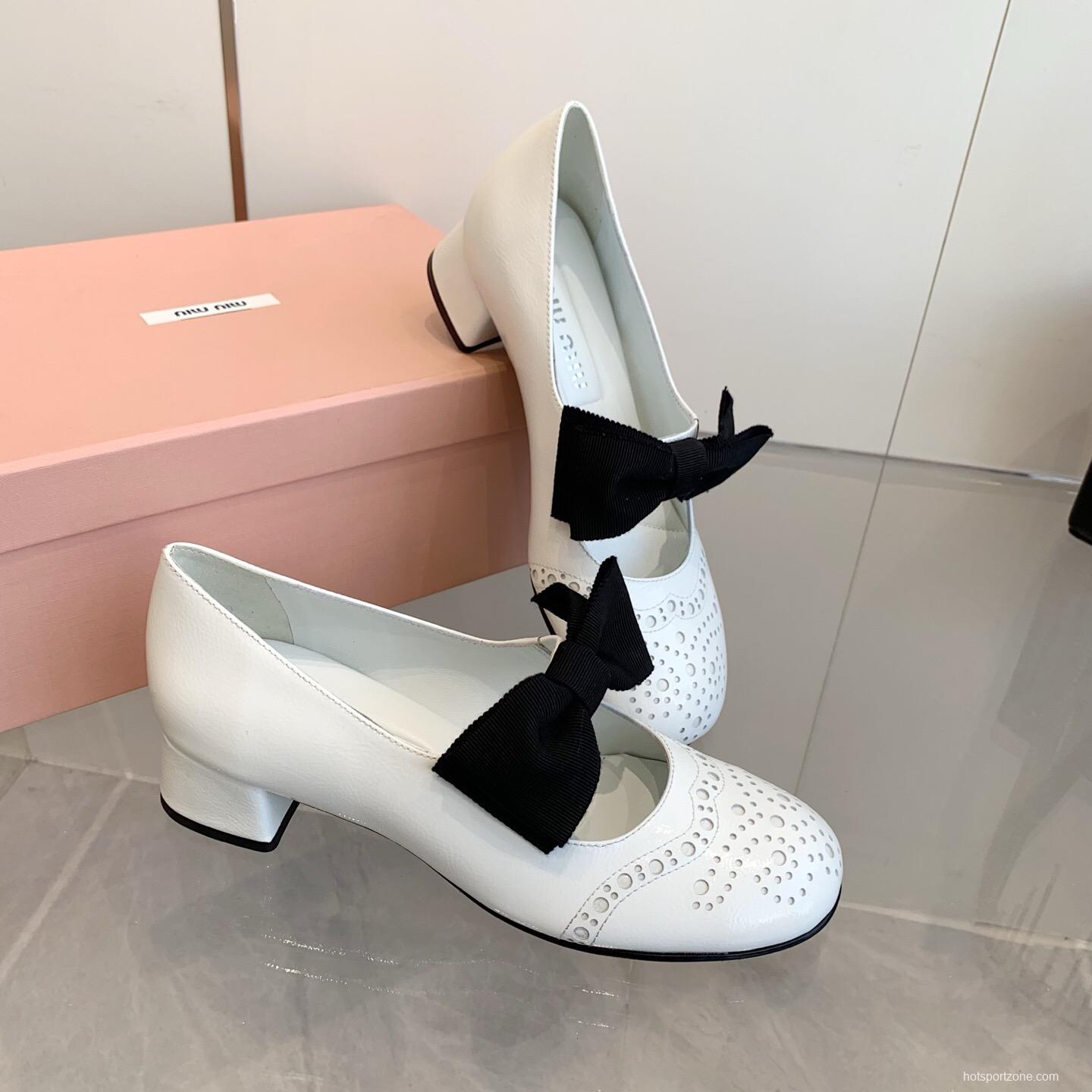 2025 Women Miu Miu White Leather Mary Jane Brogue Bow KFY00280