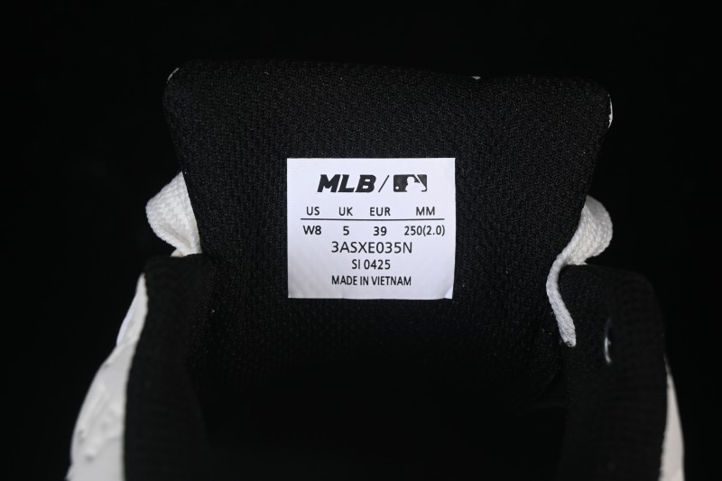 New York Yankees Bigball Chunky Embo Monogram Height Increasing Thick Sole Casual Sneakers - 3ASXE035N50CRL
