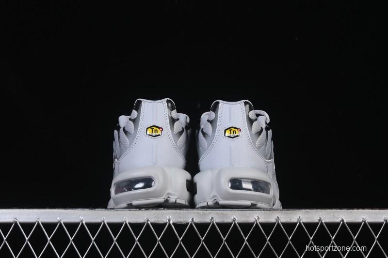 Nike Air Max Plus Retro Running Shoes with Air Cushion Technology - 852630-021