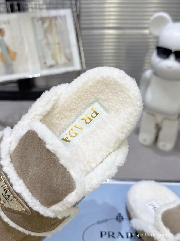Prada Fall/Winter 2025 New Fur Mule Shoes Triangle Buckle Bread Toe Half Slippers - KFY00270