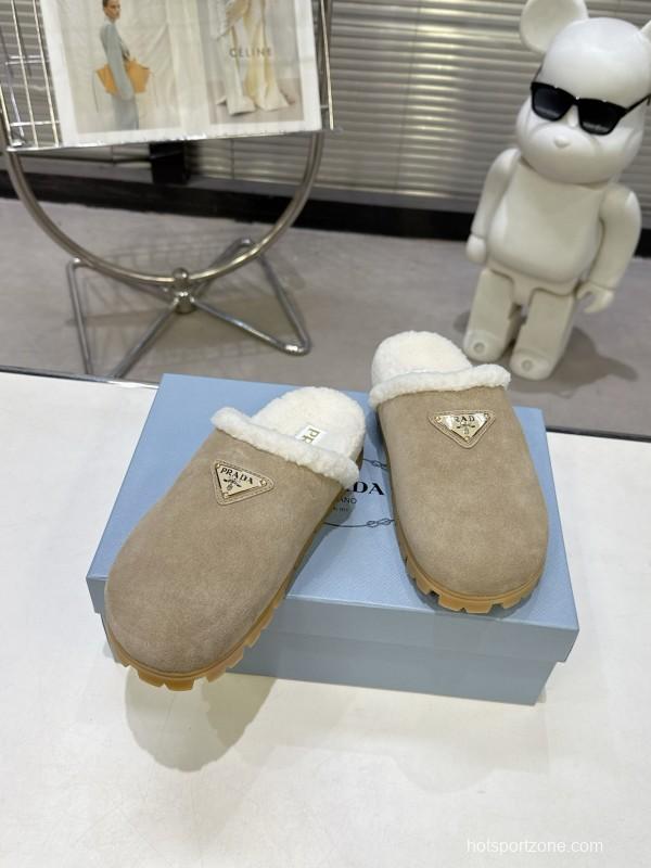 Prada 2025 Fall Winter New Fur Mule Triangle Buckle Bread Toe Half Slipper - KFY00270