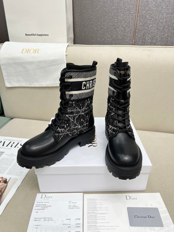 Dior Fall/Winter 2025 Retro Work Boots with Innovative Tech Embroidery - YL00350