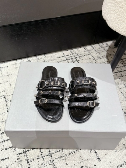 Balenciaga Cagole Metal Studded Sandals Series - KFY00260
