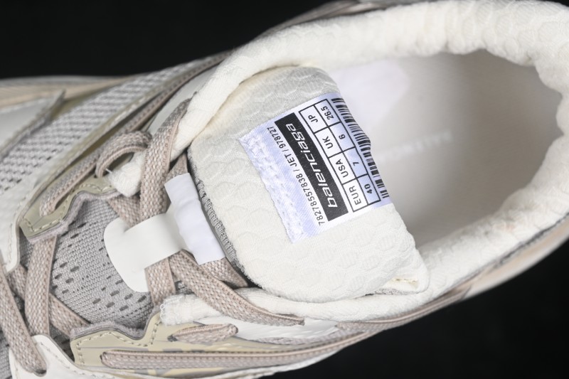 Balenciaga Jet Embossed Print Round-Toe Thick-Sole Low-Top Dad Shoes - WMRTN9191