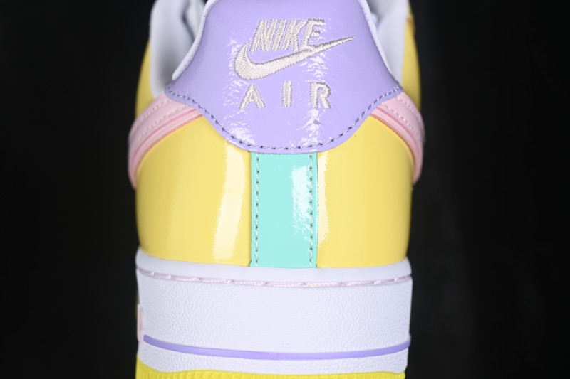 Nike Air Force 1 '07 Low Basketball Shoes with Patent Leather Color Blocking and Full-Length Air Cushion - IQ9706-701
