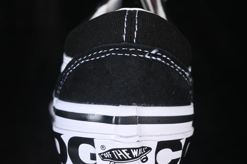 Vans Old Skool Low Top Skateboarding Shoes with Classic Side Stripe - VN000SHEPU7