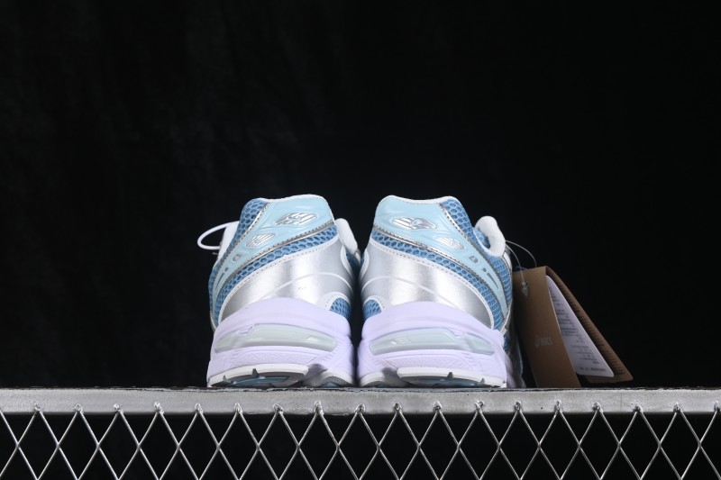Asics Retro Running Shoes with GEL Cushioning and Mesh Upper - 1203A609-401