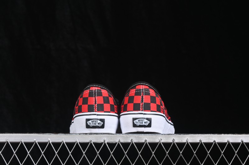 Vans Old Skool Low-Top Skateboarding Shoes with Classic Sidestripe Design - WS0ND8HPKJV7