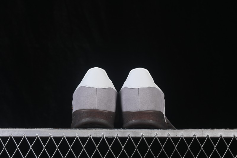 Adidas Originals Gazelle Indoor Retro Skateboarding Low-Top Shoes with Anti-Slip and Wear-Resistant Design - JR2430