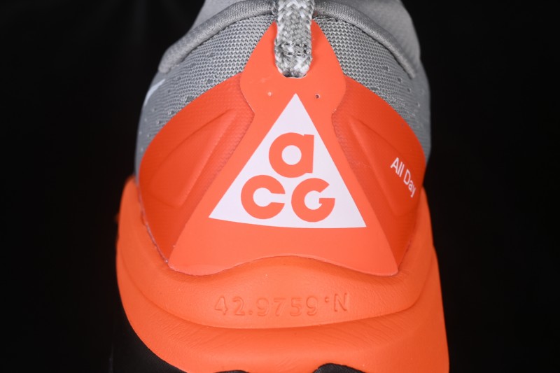 Nike ACG Zegama Trail Running Shoes with Breathable Cushioning and Durable Traction - HV8113-100