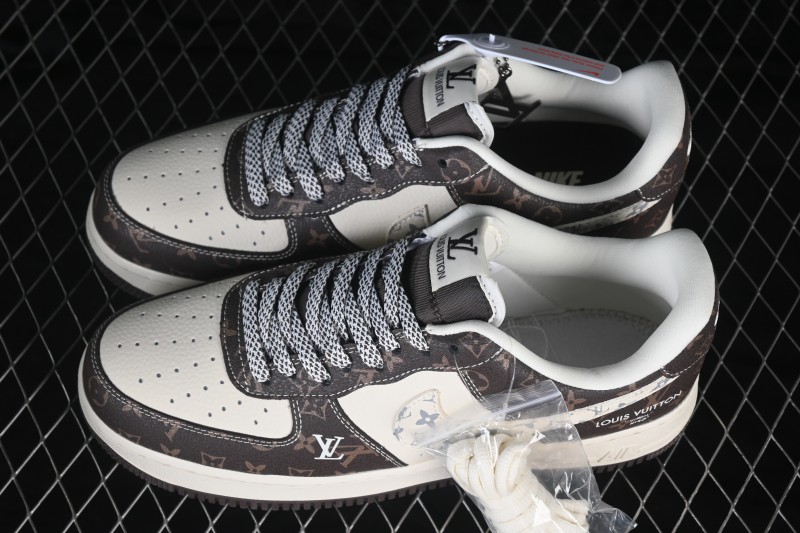 Nike Air Force 1 '07 Low Basketball Shoes with Full-Length Air Cushion - DW8806-010