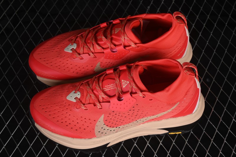 Nike ACG Zegama Trail Running Shoes with Soft React Foam Cushioning and Sticky Rubber Outsole - HV8113-109