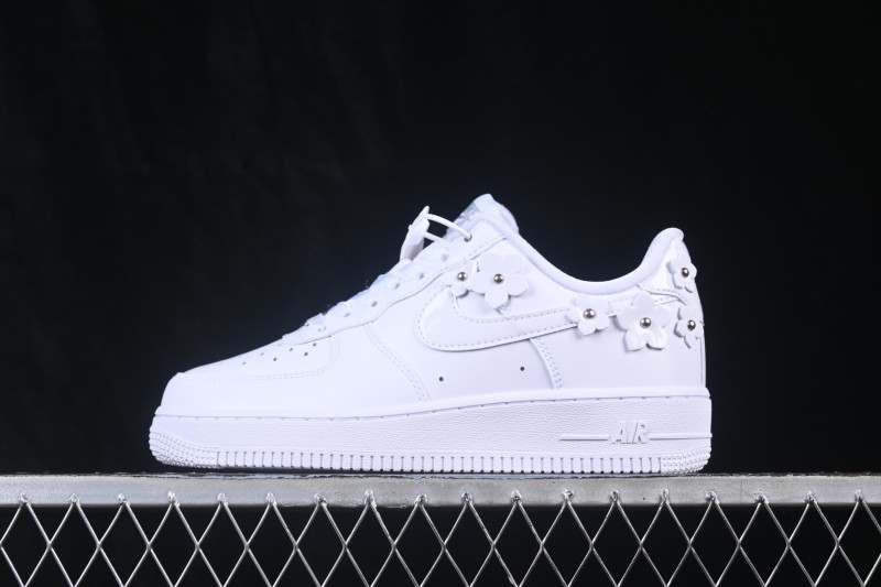 Nike Air Force 1 '07 Low Casual Skateboarding Shoes with Full-Length Air Cushion - IR8637-100