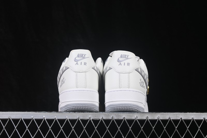 Nike Air Force 1 '07 Low Collaboration Skateboarding Shoes with Full-Length Air Sole - WY0655-120