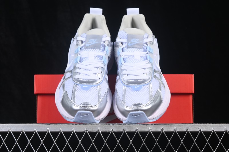 Nike V2K Run Retro Low-Top Running Shoes with Cushlon Foam Cushioning and Anti-Slip Sole - FD0736-119