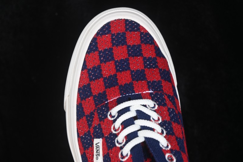 Vans Authentic 44 Low Top Casual Skateboarding Shoes with Vulcanized Construction - VN000EJCRDB