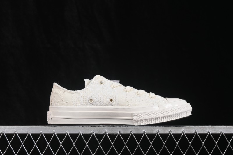 Converse All Star Classic Low-Top Casual Shoes in Clean White - A16989C