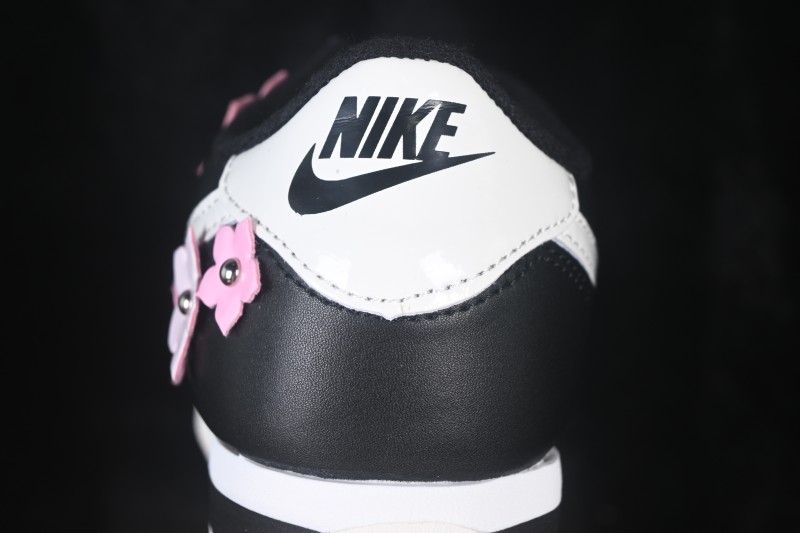 Nike Classic Cortez Leather Retro Running Shoes - IV5675-001
