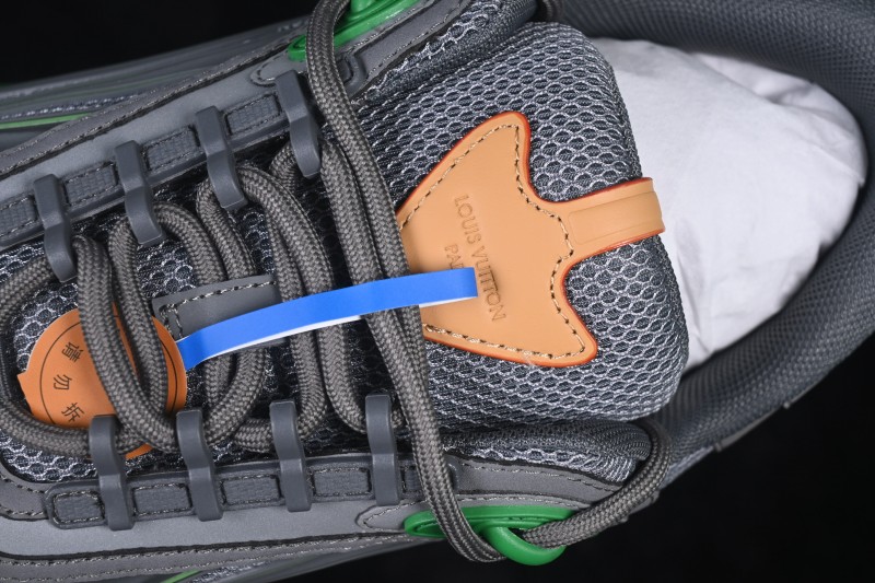 Louis Vuitton Tatic Runner Retro Chunky Dad Sneakers - GREEN