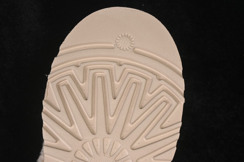 UGG Slipper Evolution Comfortable Closed-Toe Slippers - 1191132 MNL